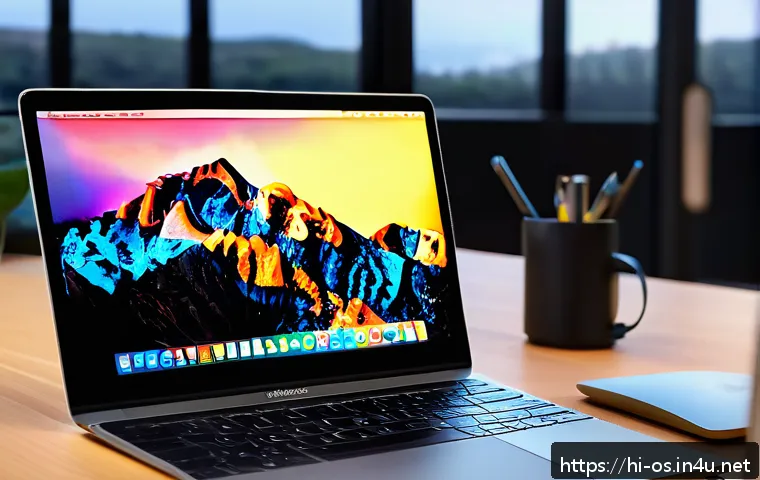 macOS의 화면 녹화 기능 사용법 - A modern workspace featuring a sleek MacBook with macOS Mojave open, displaying the screen recording...